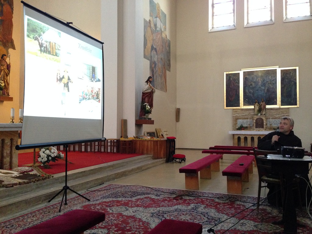  Farský kostol sv.Štefana, prvomučeníka v Šuranoch - 10.11.2013, interiér 05